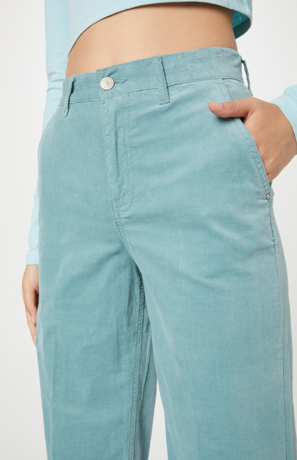 Loose fit Trousers with creases